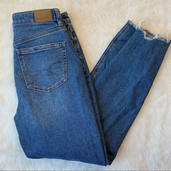 American Eagle Outfitters Stretch Distressed High Rise Mom Jeans size 2 - Picture 6 of 9